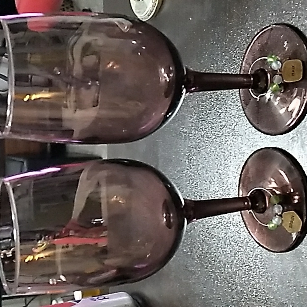 2 wine glasses & charms